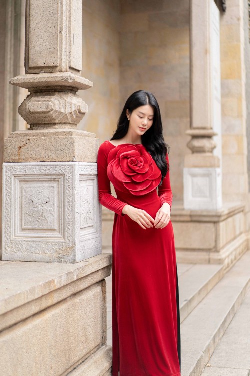 Sixdo Red 3D Flower Velvet Ao Dai